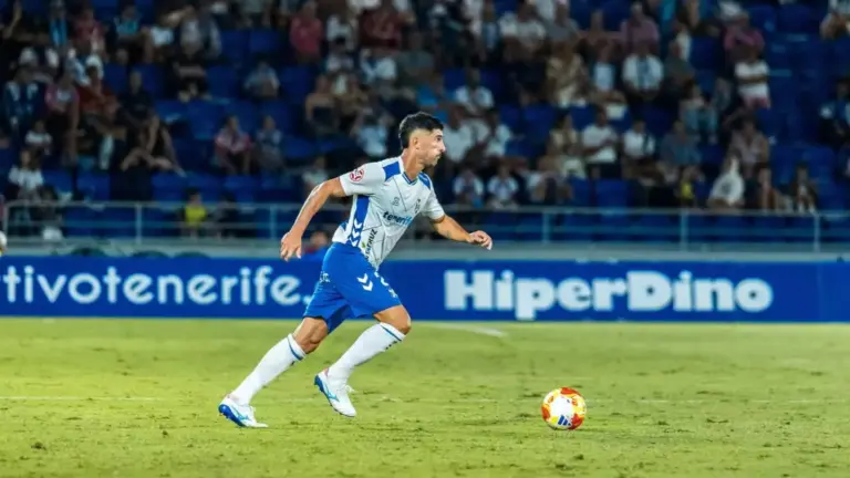 Álvaro González concluye su etapa en el CD Tenerife