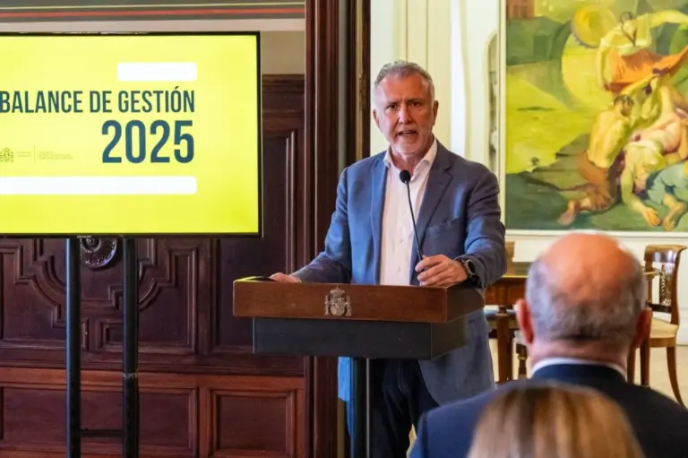 Torres asegura que ha cumplido con Canarias en 2025 y avanza en la distribución de menores migrantes