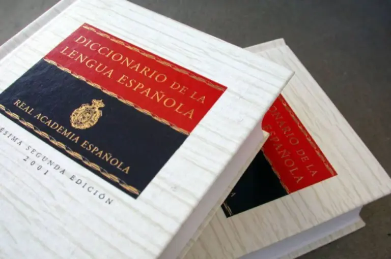 «Turismofobia» o «bocachancla», algunas de las nuevas palabras en el diccionario de la RAE