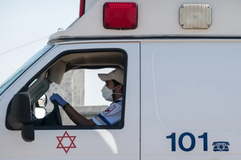 Asesinan a dos personas en un ataque con arma blanca y atropello en Israel