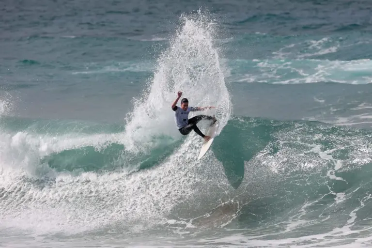 El canario Luis Díaz se proclama campeón de la Liga PRO Surfing.es 2025