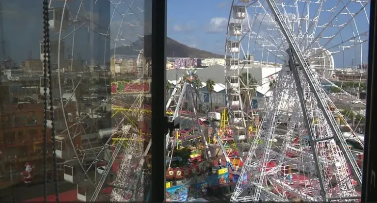 Quejas de los vecinos de Santa Catalina por la instalación de la feria de Navidad cerca de sus viviendas