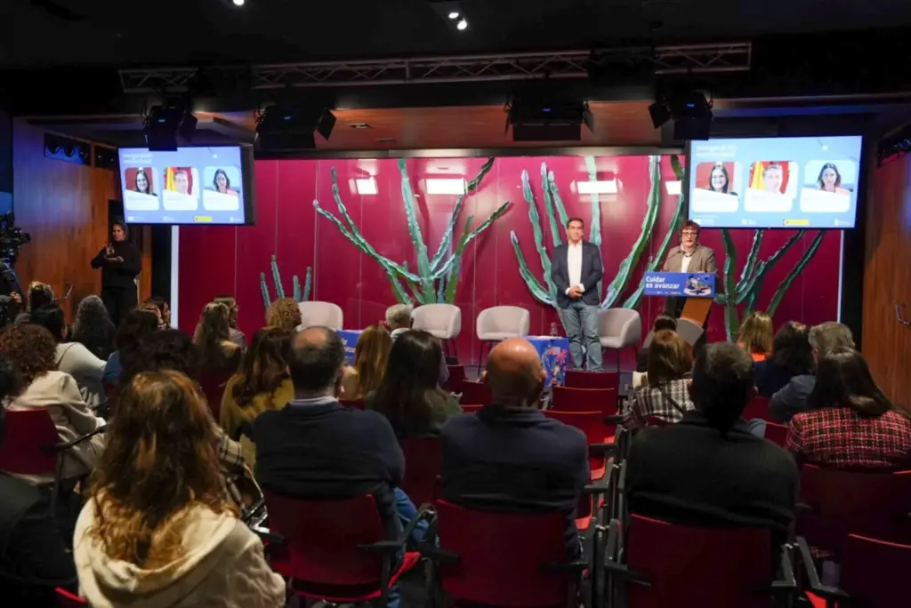 El "Foro de Cuidados 2025" inicia el debate sobre los nuevos modelos de atención personales