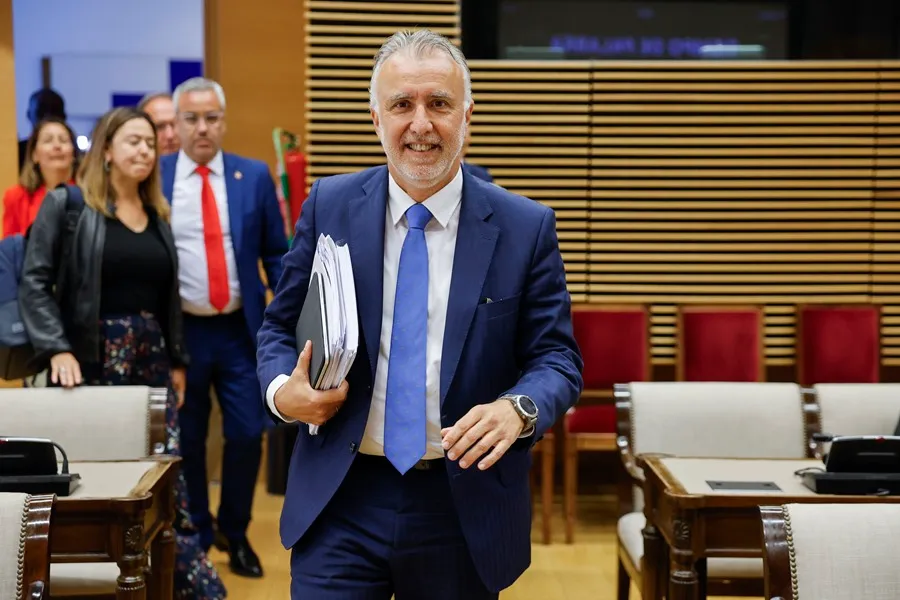 La comisión del Parlamento rechaza que Ángel Víctor Torres vuelva a comparecer por la compra de material sanitario