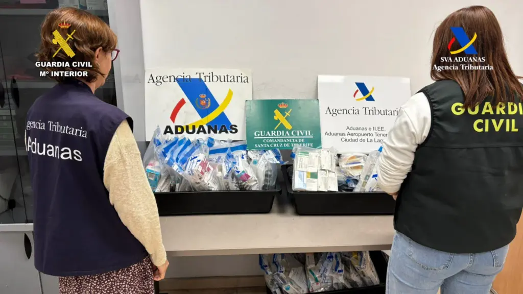 Intervenidos más de 70.000 medicamentos en 20 maletas en el aeropuerto Tenerife Norte