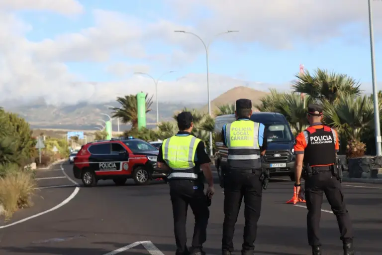 Un operativo policial refuerza la seguridad en los accesos al Aeropuerto Tenerife Sur