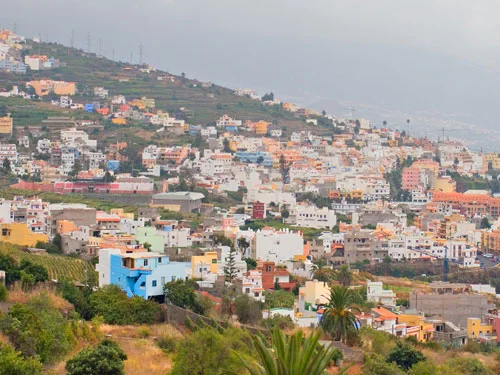 Fallece un hombre en La Victoria, Tenerife, al salirse de la vía con el coche.
