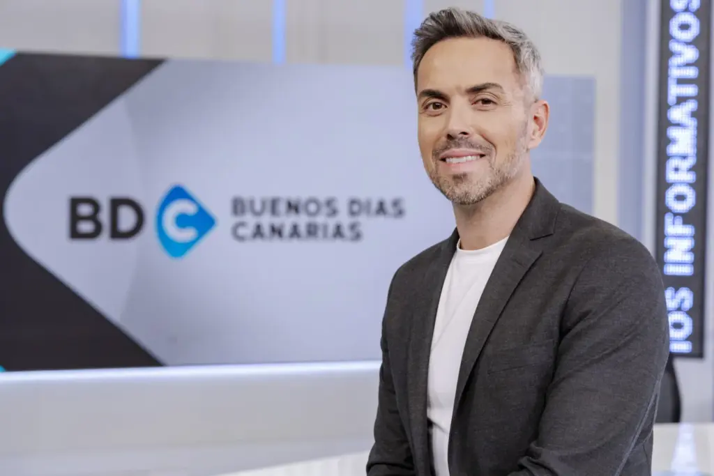 Isaac Tacoronte presentador de Buenos Días Canarias