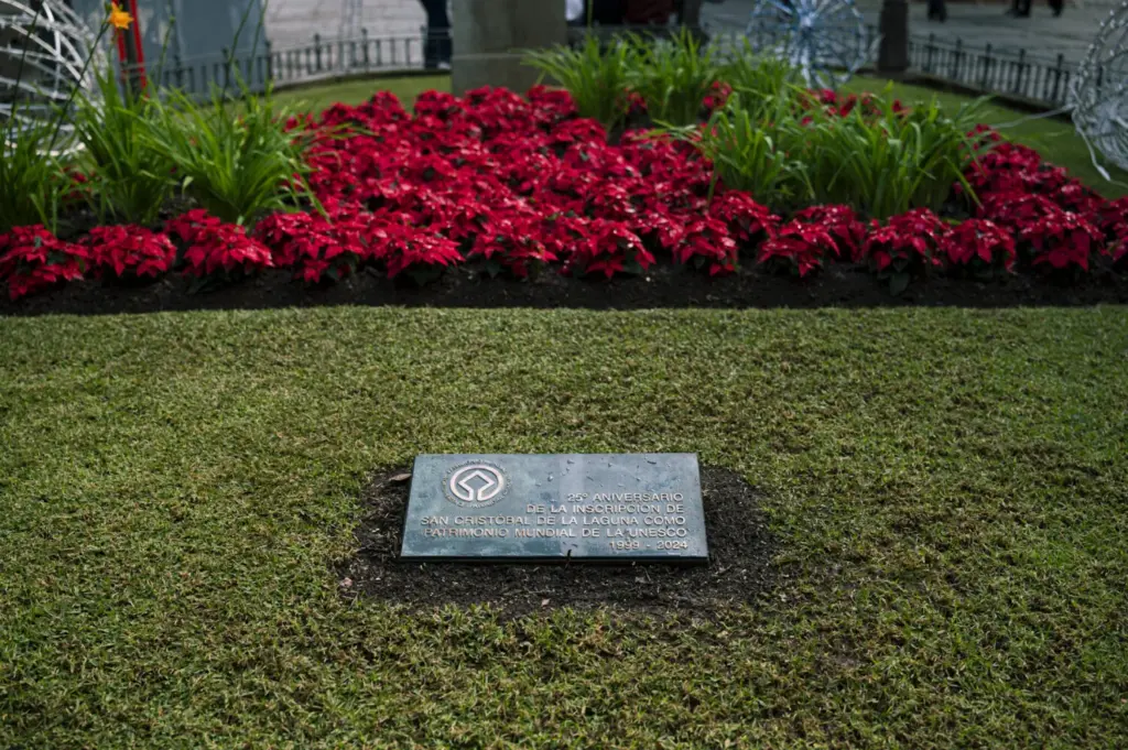 Placa conmemorativa del 25 aniversario de la declaración de la ciudad como Patrimonio Mundial. Imagen Ayuntamiento de La Laguna