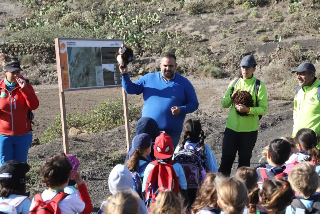 El Cabildo de Lanzarote renueva el programa Senderos Educativos con una inversión de 250.000 euros