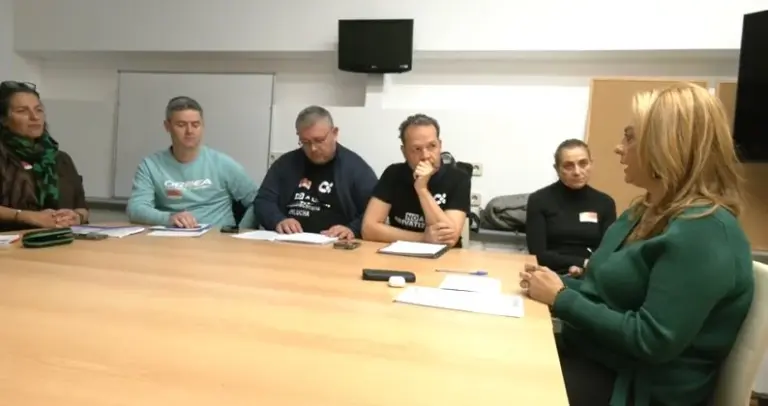 La Plataforma de las Radio Televisiones Públicas en Lucha se reúnen con la diputada Cristina Valido