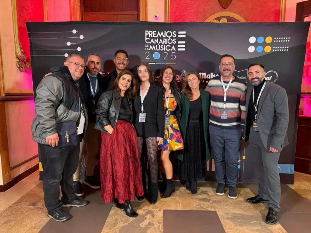 Compañeros de Canarias Radio en la gala de los Premios Canarios de la Música.