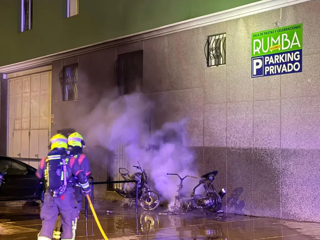 Motos quemadas en Agüimes