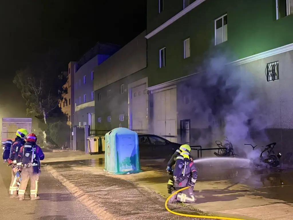 Motos quemadas en Agüimes