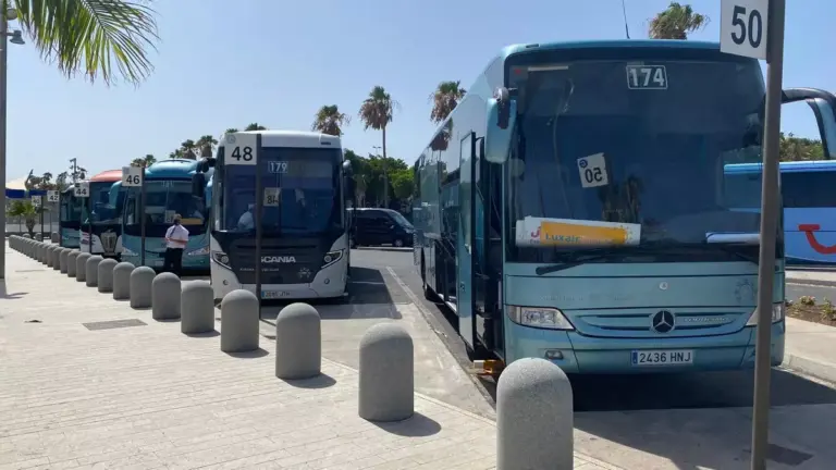 Gran Canaria rechaza la nueva tasa de AENA a las guaguas en los aeropuertos