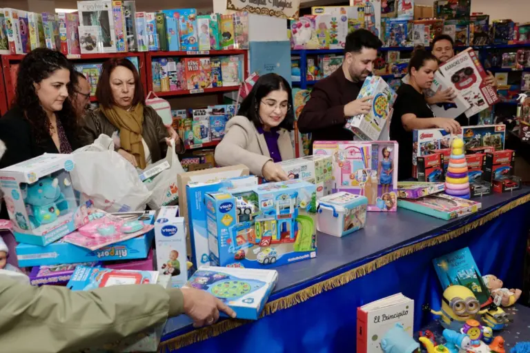 Llamamiento a la participación ciudadana para la recogida solidaria de juguetes de la Casa de Galicia