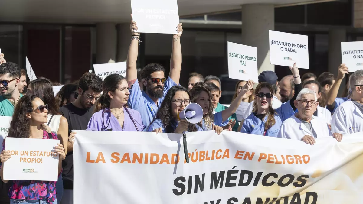 Monzón: «Canarias paga las consecuencias de una mala negociación sanitaria desde Madrid»