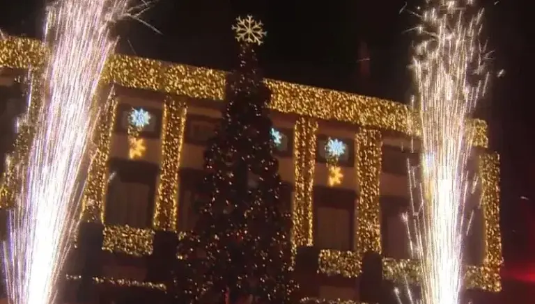 Las Palmas de Gran Canaria da la bienvenida a la Navidad con el encendido navideño