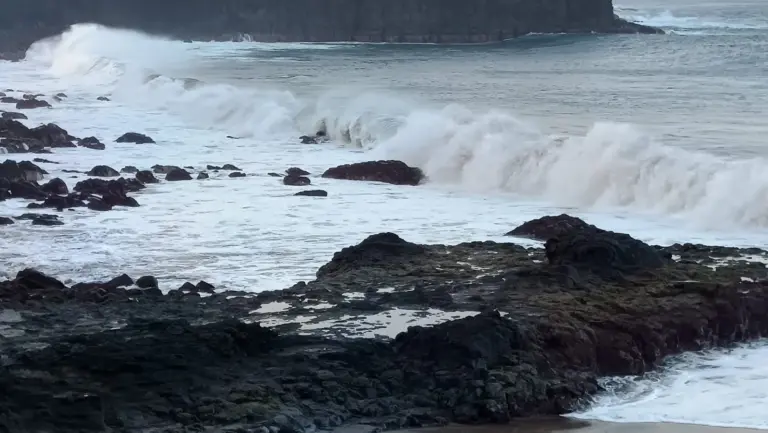 Canarias continúa en prealerta por oleaje