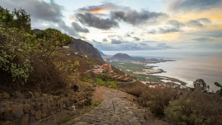 La brecha entre intención y acción frena la compensación de emisiones en el turismo