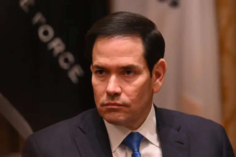 Rubio asegura que Maduro coopera con las disidencias de las FARC y el ELN para distribuir droga a EEUU