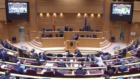 El Senado insta al Gobierno a cumplir con Canarias pese a la falta de presupuestos generales