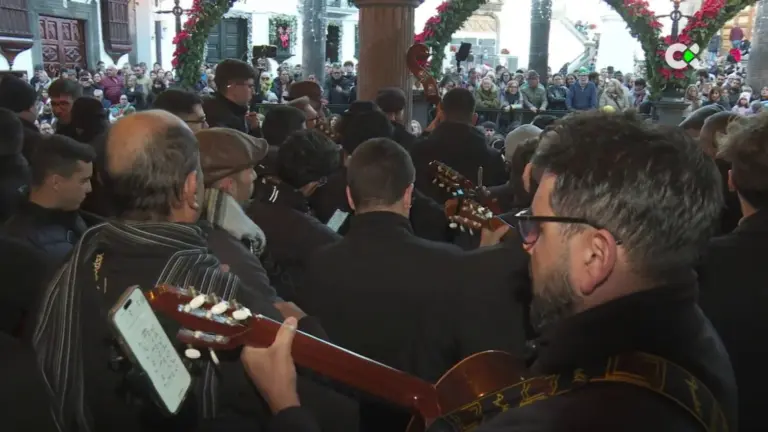 Las rondallas de los divinos llenan de villancicos la Navidad palmera