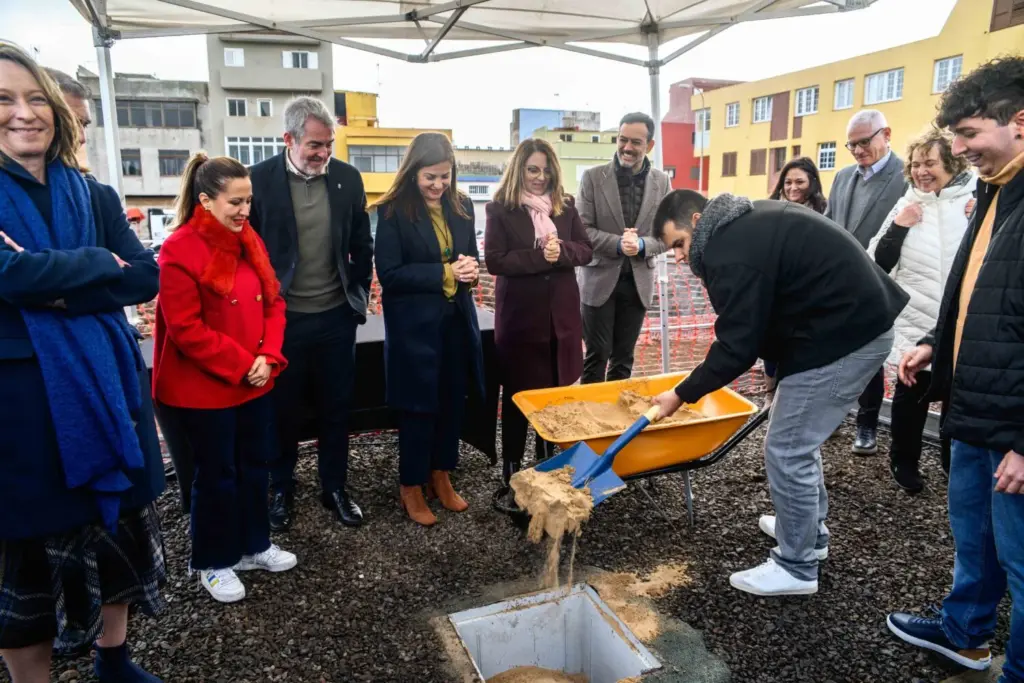 Primera piedra del complejo residencial para personas autistas de La Laguna