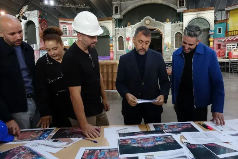 Santa Cruz de Tenerife ultima los detalles del escenario de Carnaval 2026