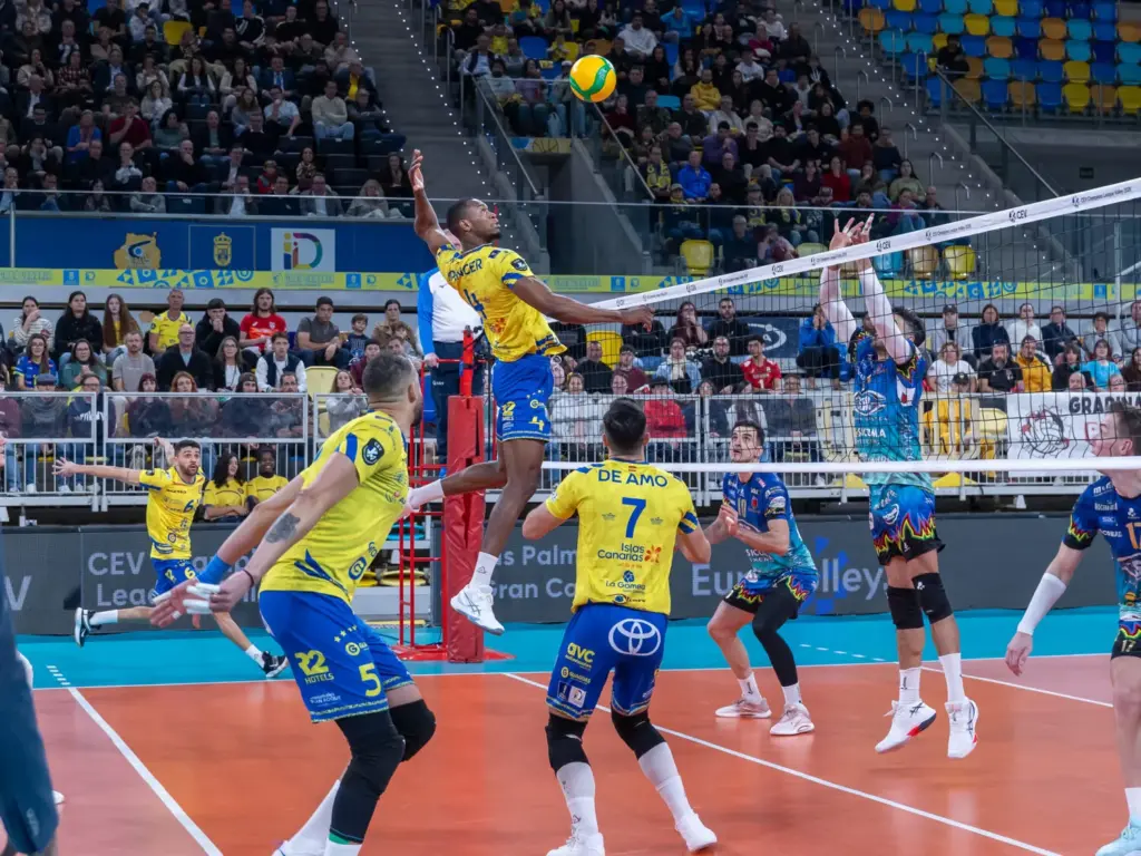 2-3 | El Guaguas roza la hazaña y obliga al campeón a sufrir hasta el final