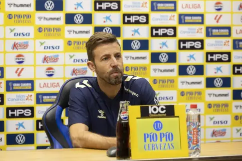 Luis García: «El partido frente al Racing será precioso, pero no una final»