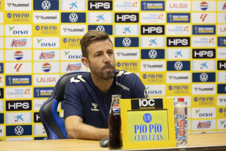 Luis García: «El partido frente al Racing será precioso, pero no una final»