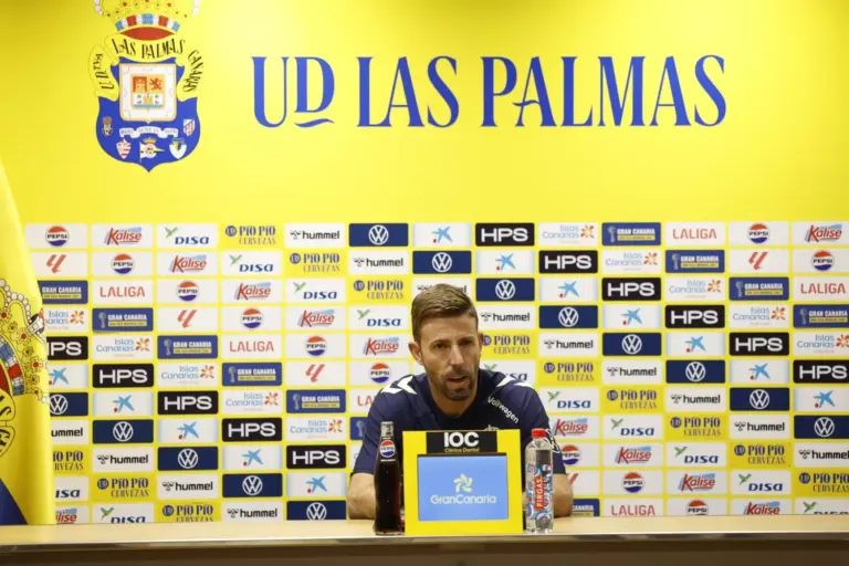 Luis Garcia traslada la presión al Deportivo y lo califica como «un gran rival»