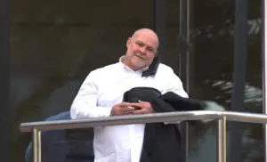 El intermediario que da nombre al llamado "caso Mediador", Marco Antonio Navarro Tacoronte, imputado en la trama, en el salón de plenos del Cabildo de Tenerife.