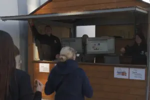 Colas para las entradas de la Gala de la Reina del Carnaval de Las Palmas de Gran Canaria