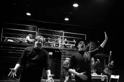 El Teatro Pérez Galdós acoge el montaje escénico ‘La ópera de los tres centavos’ con el cantante Coque Malla