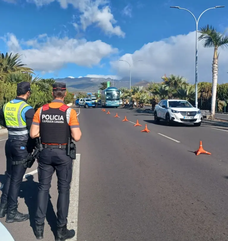 Granadilla de Abona refuerza el control del transporte en el Aeropuerto Tenerife Sur para combatir el intrusismo