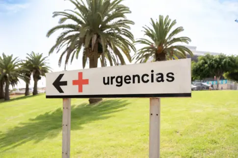 Monzón afirma que urgencias del Negrín e Insular sufren «tensión asistencial», no colapso