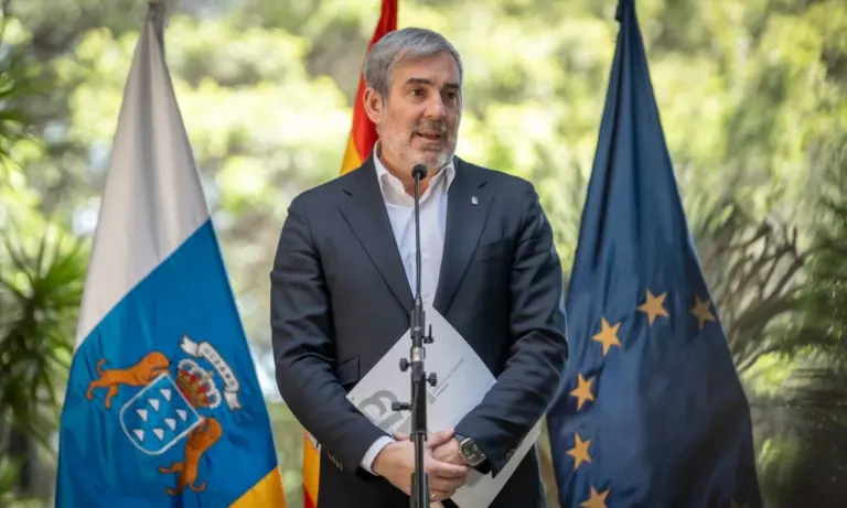 Fátima Plata entrevista en directo al presidente de Canarias en el Telenoticias 1