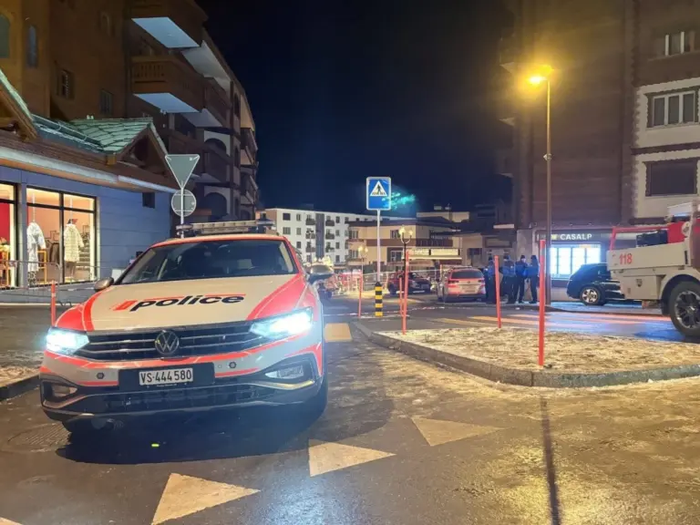 Un incendio en bar en estación suiza de esquí causa decenas de muertos y centenar de heridos