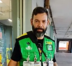 El agente vendedor de la ONCE, Aaron Sosa, dispensó el cupón premiado con 240.000 euros en el municipio de Telde