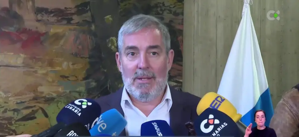 Canarias mantiene la «prudencia» con Venezuela y se enfoca en garantizar ayudas básicas a los 70.000 isleños. RTVC