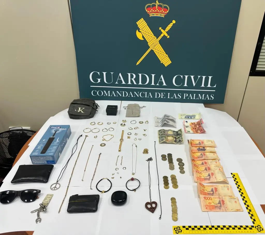 Detenido por robar de manera continuada equipaje en el aeropuerto de Fuerteventura