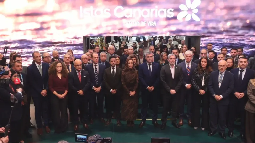 Minuto de silencio en Fitur en memoria de las víctimas del accidente ferroviario