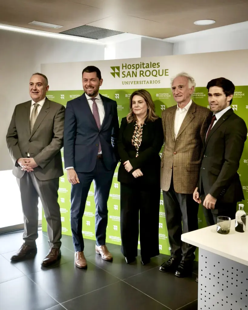 Hospitales San Roque implanta en Canarias una nueva plataforma de Cirugía Robótica conectada. Hospitales Universitarios San Roque