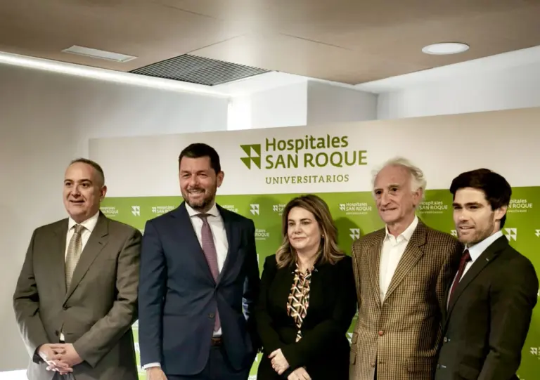 Hospitales San Roque implanta en Canarias una nueva plataforma de Cirugía Robótica conectada