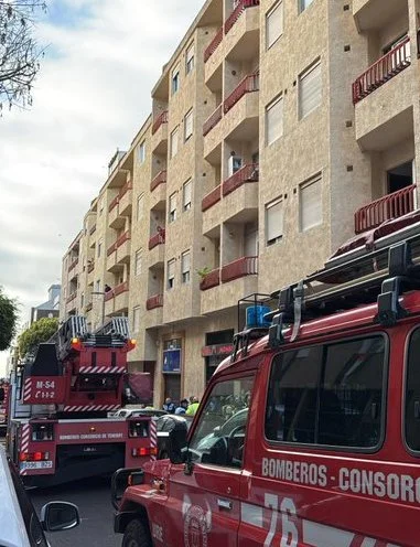 Fallece un hombre de 74 años en un incendio en pleno centro de La Laguna