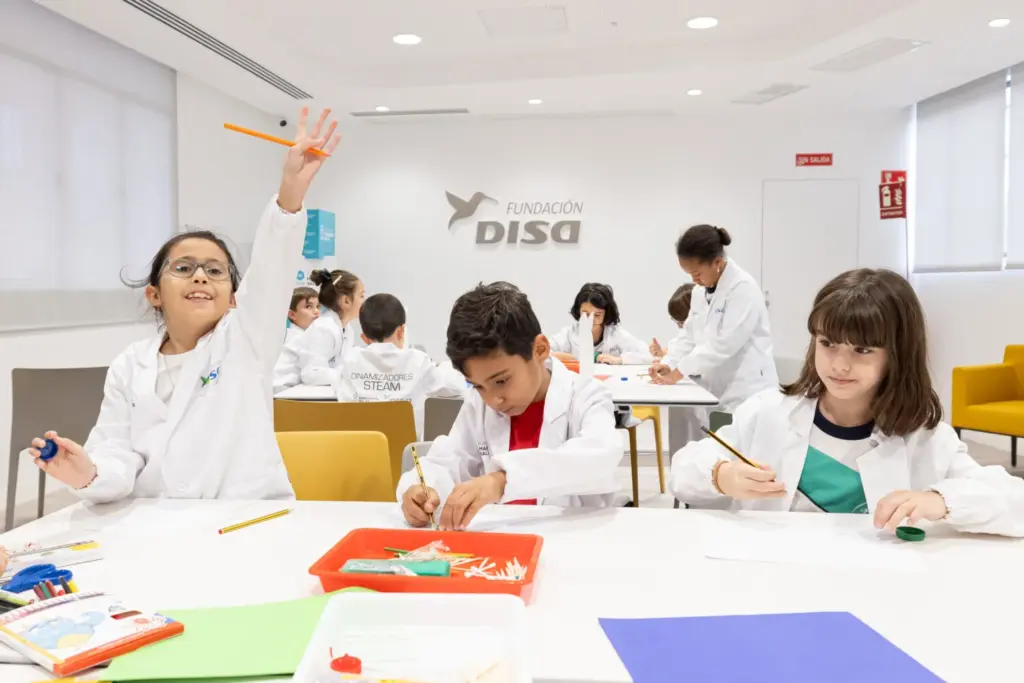 La Fundación DISA consolida en Canarias el programa ‘Dinamizadores STEAM’