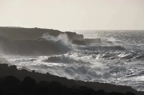 Fin de semana estable en Canarias, con sol y mala mar; el lunes vuelve la lluvia