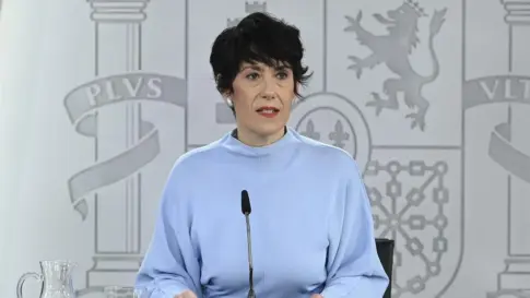 El Gobierno inicia un proceso de regularización extraordinaria de extranjeros que ya viven en España